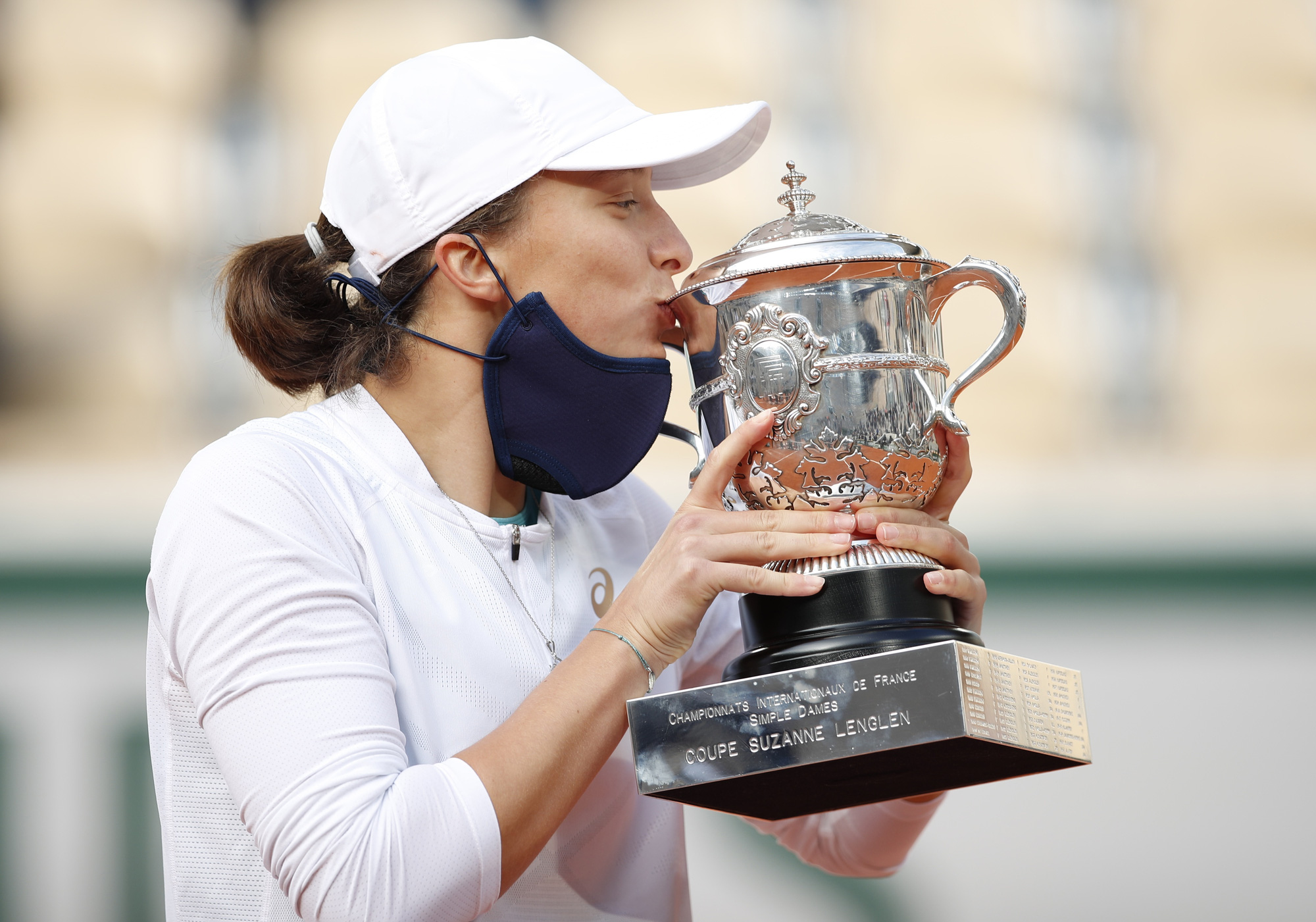 Học quần vợt qua game, Swiatek vẫn trở th&agrave;nh Nữ ho&agrave;ng Roland Garros 2020 - Ảnh 9.
