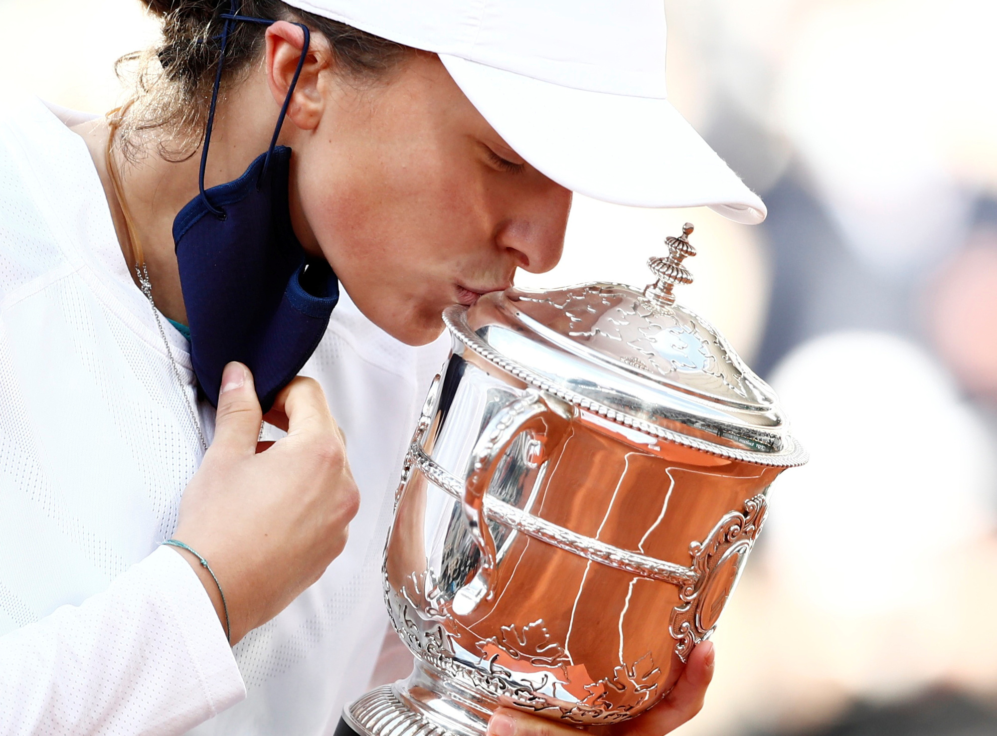 Học quần vợt qua game, Swiatek vẫn trở th&agrave;nh Nữ ho&agrave;ng Roland Garros 2020 - Ảnh 7.