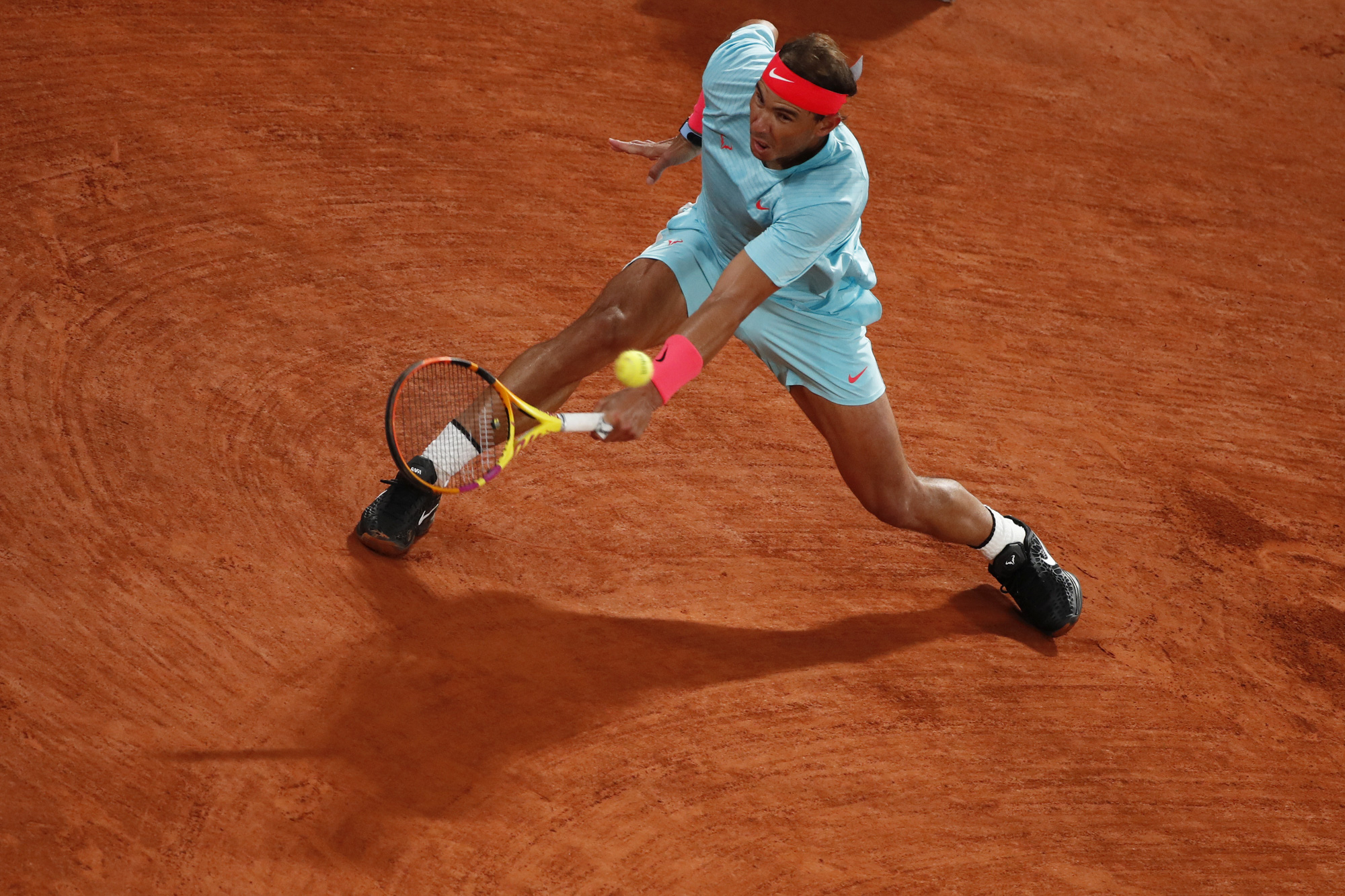V&ocirc; địch Roland Garros 2020, Nadal san bằng kỷ lục Grand Slam của Federer - Ảnh 4.