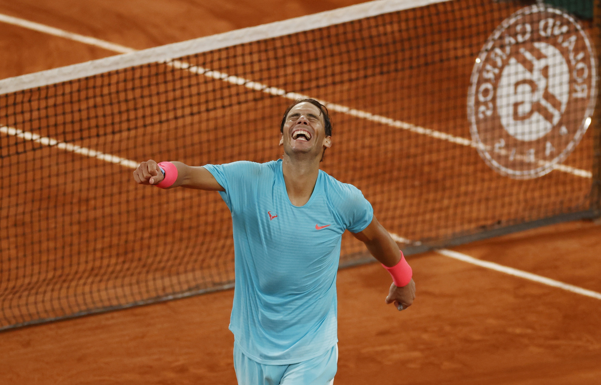 V&ocirc; địch Roland Garros 2020, Nadal san bằng kỷ lục Grand Slam của Federer - Ảnh 8.