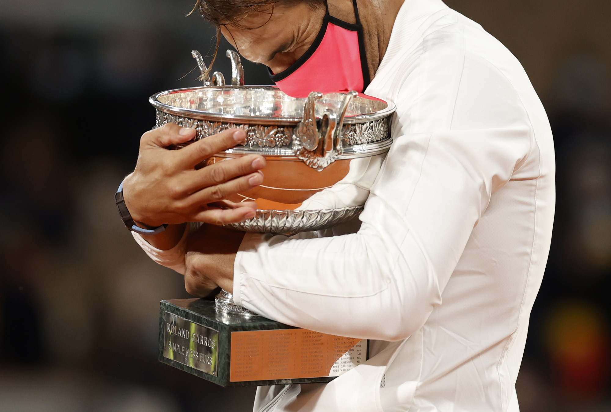V&ocirc; địch Roland Garros 2020, Nadal san bằng kỷ lục Grand Slam của Federer - Ảnh 11.