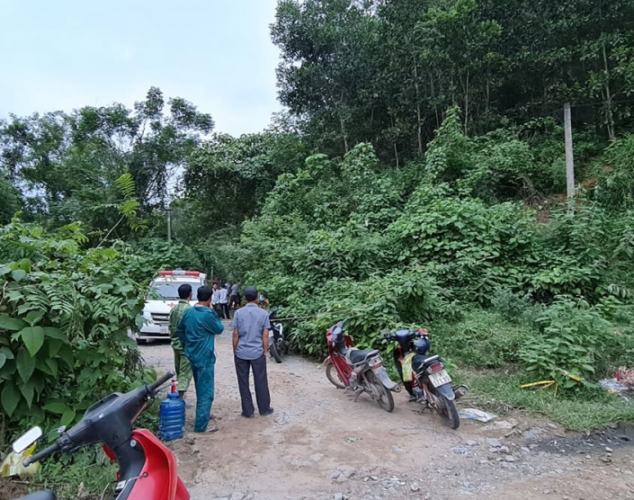 Bàng hoàng phát hiện bộ xương người trong rừng keo