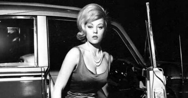 “Bond girl” kinh điển qua đời ở tuổi 76