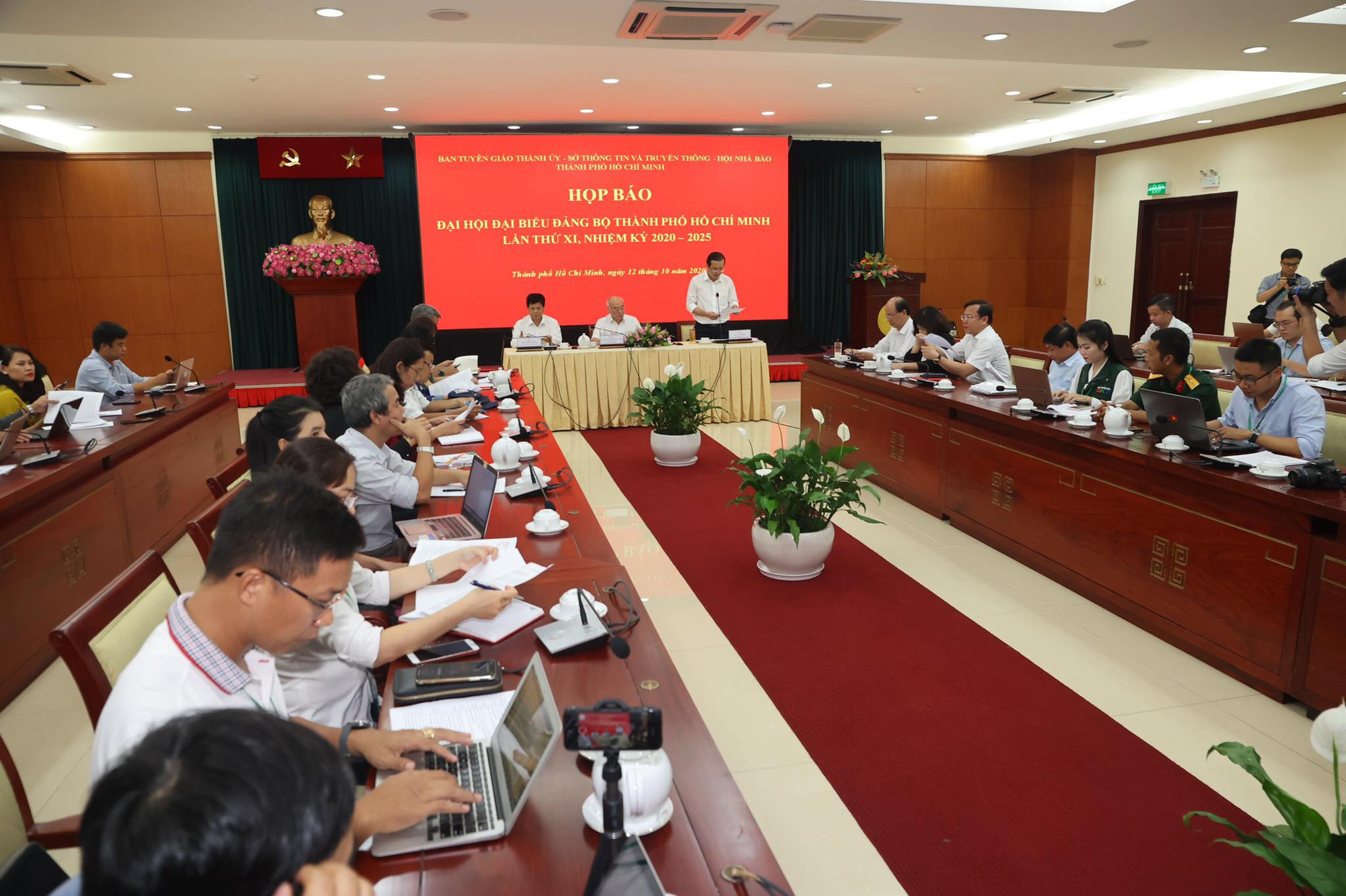 Ban Chấp h&agrave;nh Đảng bộ TP HCM nhiệm kỳ 2020-2025 sẽ gồm 61 người - Ảnh 2.