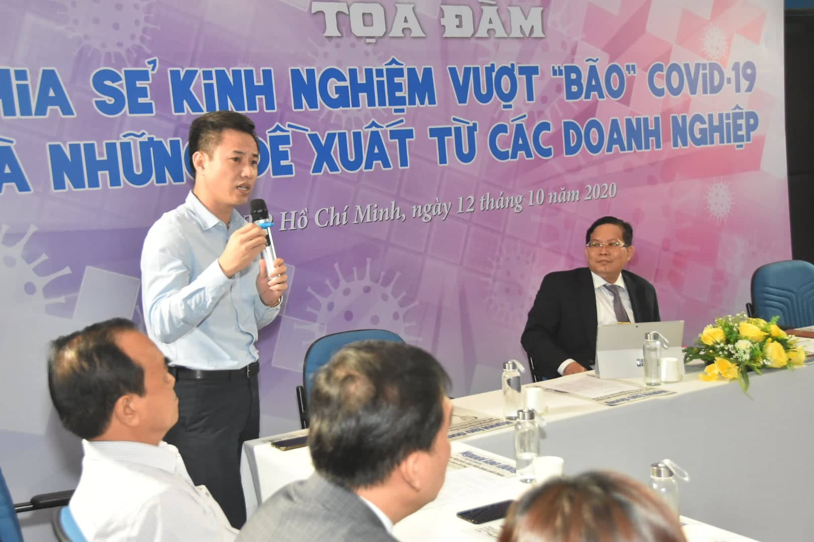 Nhiều bài học vượt "bão" Covid-19 độc đáo, đáng giá