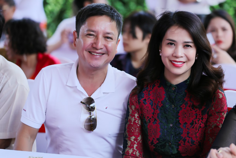 NSƯT Ch&iacute; Trung th&aacute;p t&ugrave;ng bạn g&aacute;i &Yacute; Lan dự sự kiện - Ảnh 3.