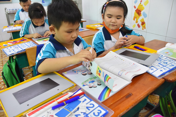 Sách giáo khoa lớp 1 nhiều "sạn": Giáo viên nên làm chủ bài giảng