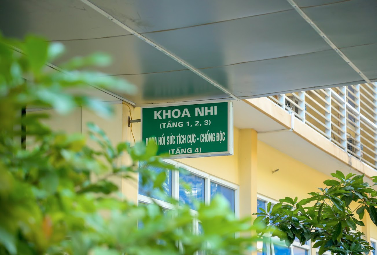 Vụ b&eacute; g&aacute;i tử vong sau ti&ecirc;m vắc-xin: Th&ecirc;m nhiều trẻ nhập viện - Ảnh 3.