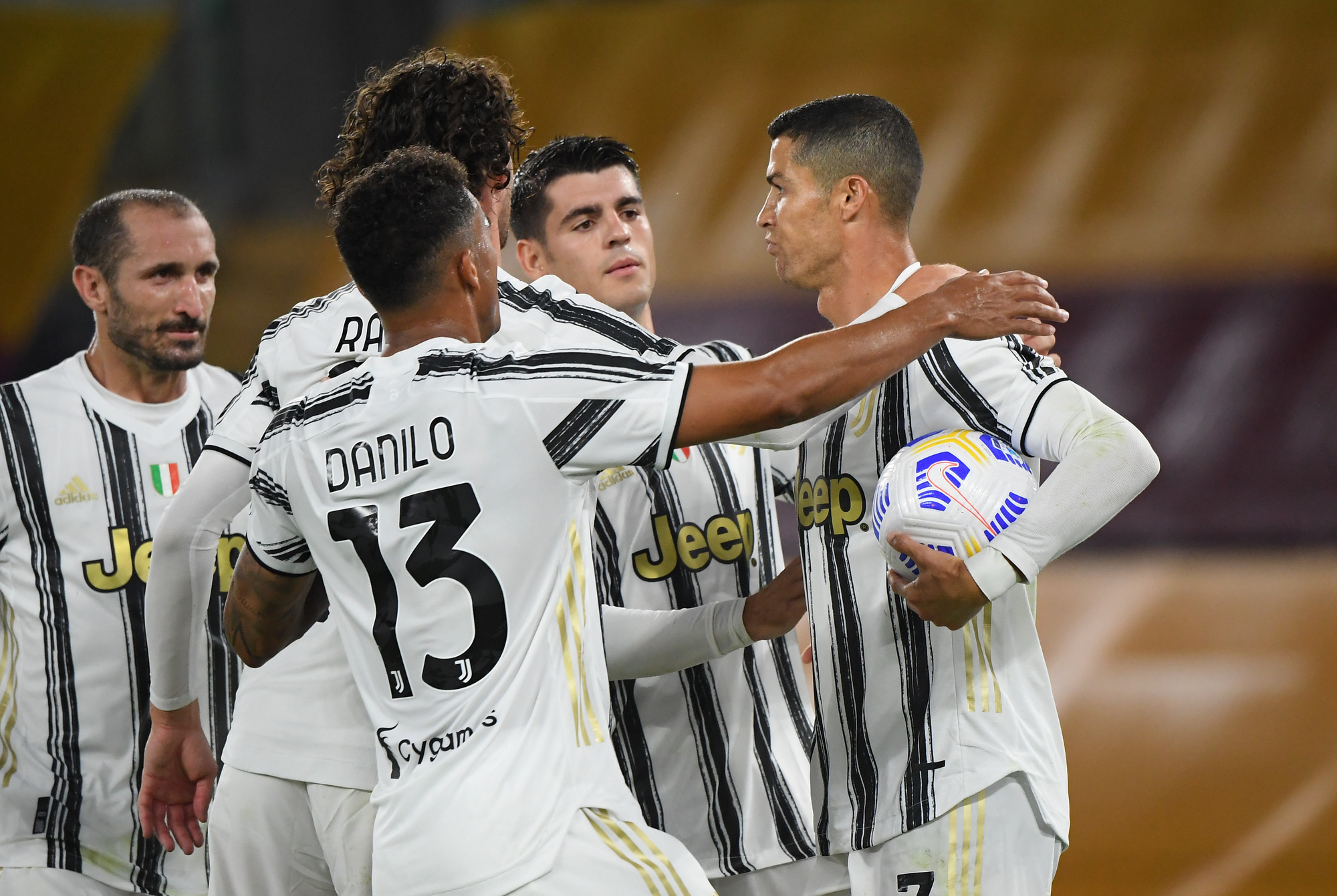 Ronaldo tuy&ecirc;n bố sốc ng&agrave;y chia tay đội tuyển Bồ Đ&agrave;o Nha - Ảnh 3.