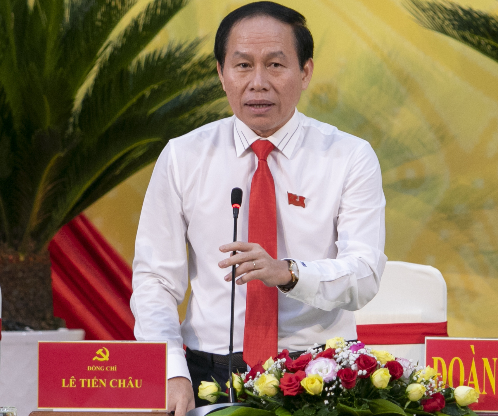 &Ocirc;ng L&ecirc; Tiến Ch&acirc;u t&aacute;i đắc cử B&iacute; thư Tỉnh ủy Hậu Giang - Ảnh 1.