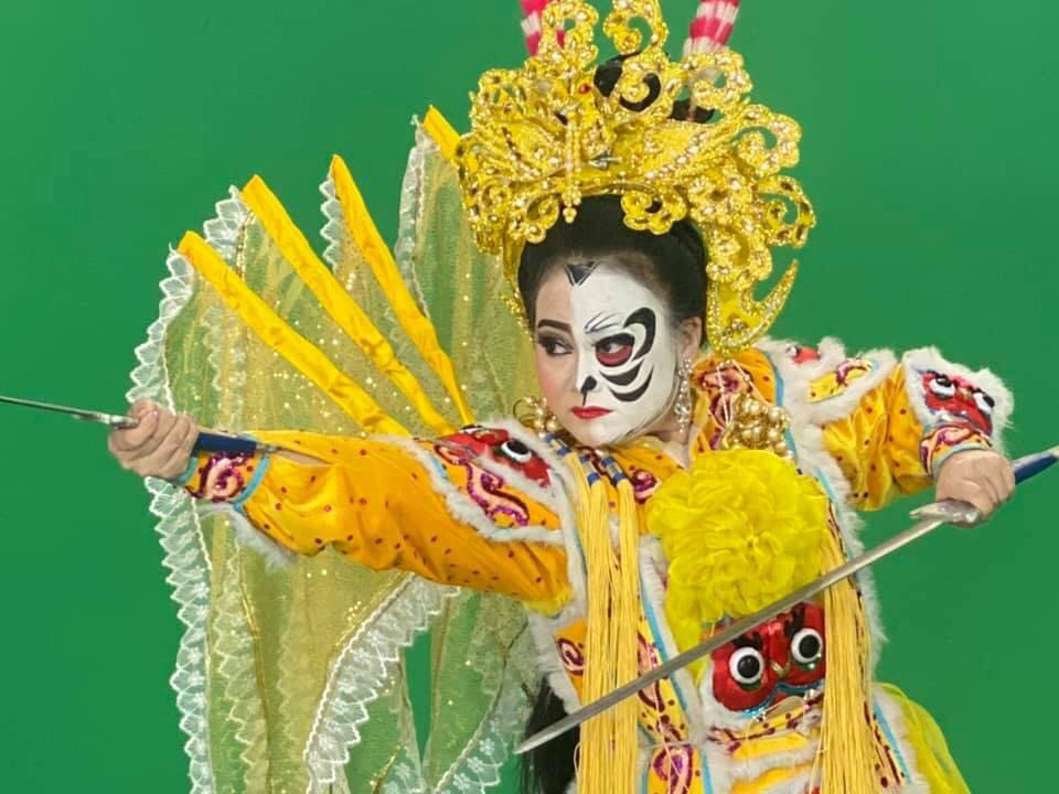 Độc đáo hình ảnh mặt nạ tuồng ở phố đi bộ Nguyễn Huệ