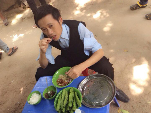 Hoài Linh xin ở phòng trọ khi đi diễn vì ngán khách sạn 5-6 sao - Ảnh 1.