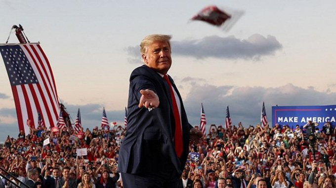 &Ocirc;ng Biden c&ocirc;ng k&iacute;ch Tổng thống Trump ở &ldquo;bang chiến địa&rdquo; - Ảnh 3.