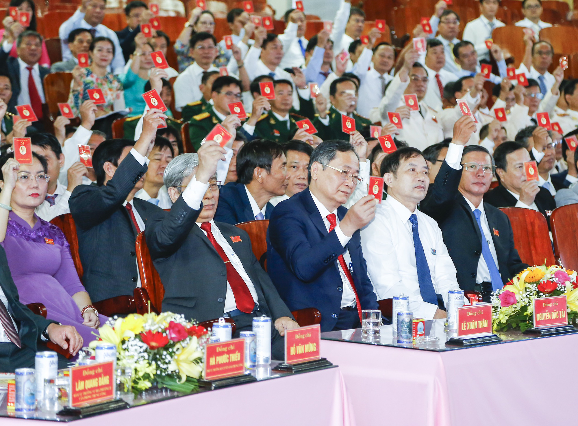 &Ocirc;ng Nguyễn Khắc Định t&aacute;i đắc cử B&iacute; thư Tỉnh ủy Kh&aacute;nh H&ograve;a - Ảnh 2.