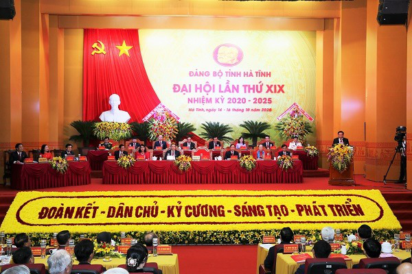 Khai mạc Đại hội Đảng bộ tỉnh H&agrave; Tĩnh lần thứ XIX - Ảnh 1.
