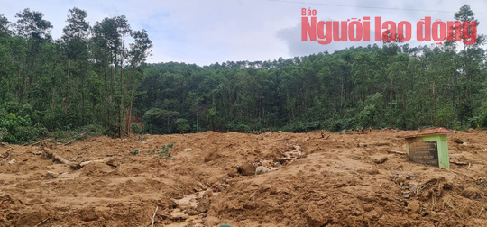Vụ Rào Trăng 3: Đã phát hiện một thi thể bị vùi lấp dưới đất đá khu vực sạt lở trạm kiểm lâm 67 - Ảnh 5.
