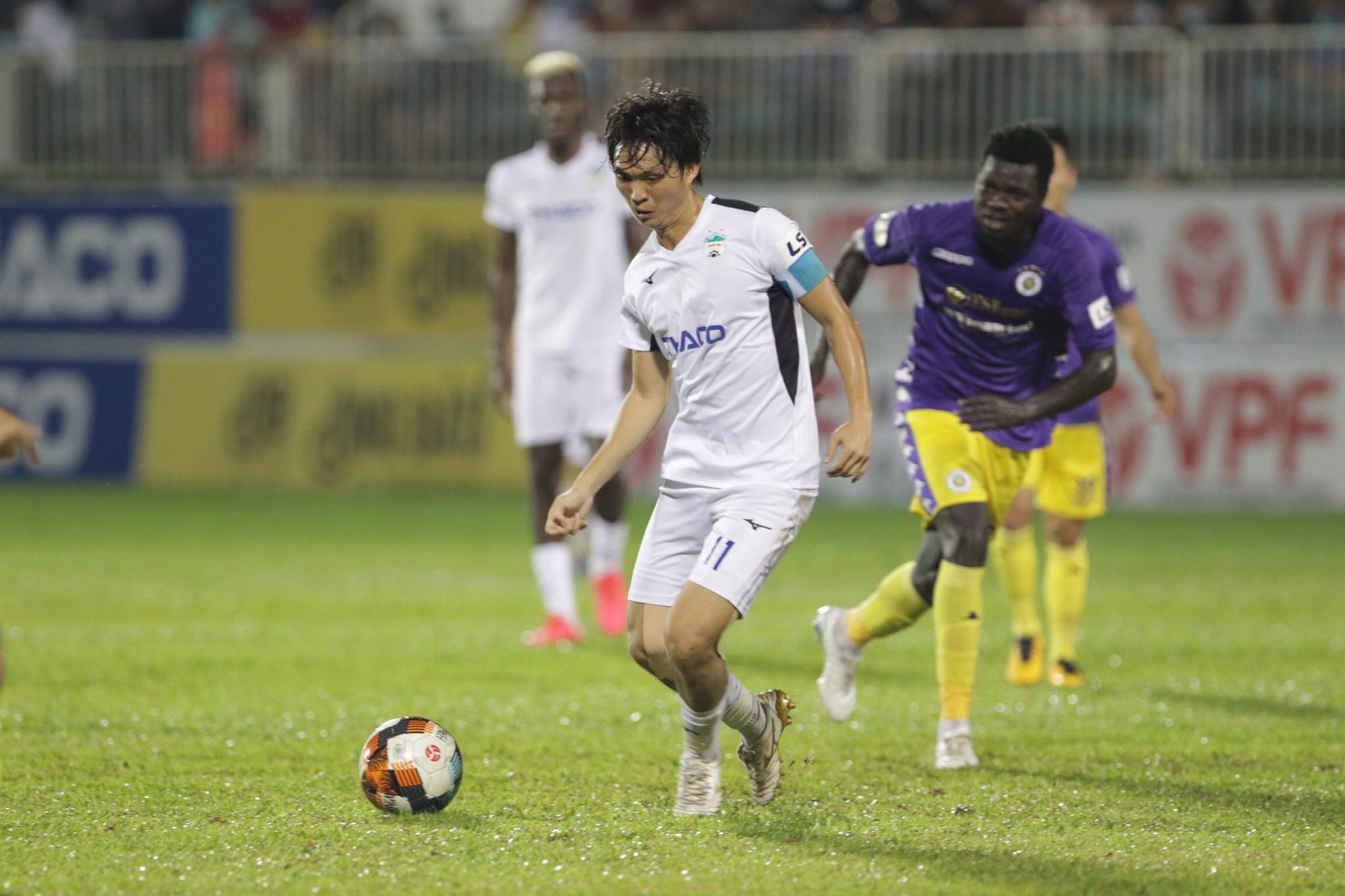 HAGL lại thảm bại trước Hà Nội FC