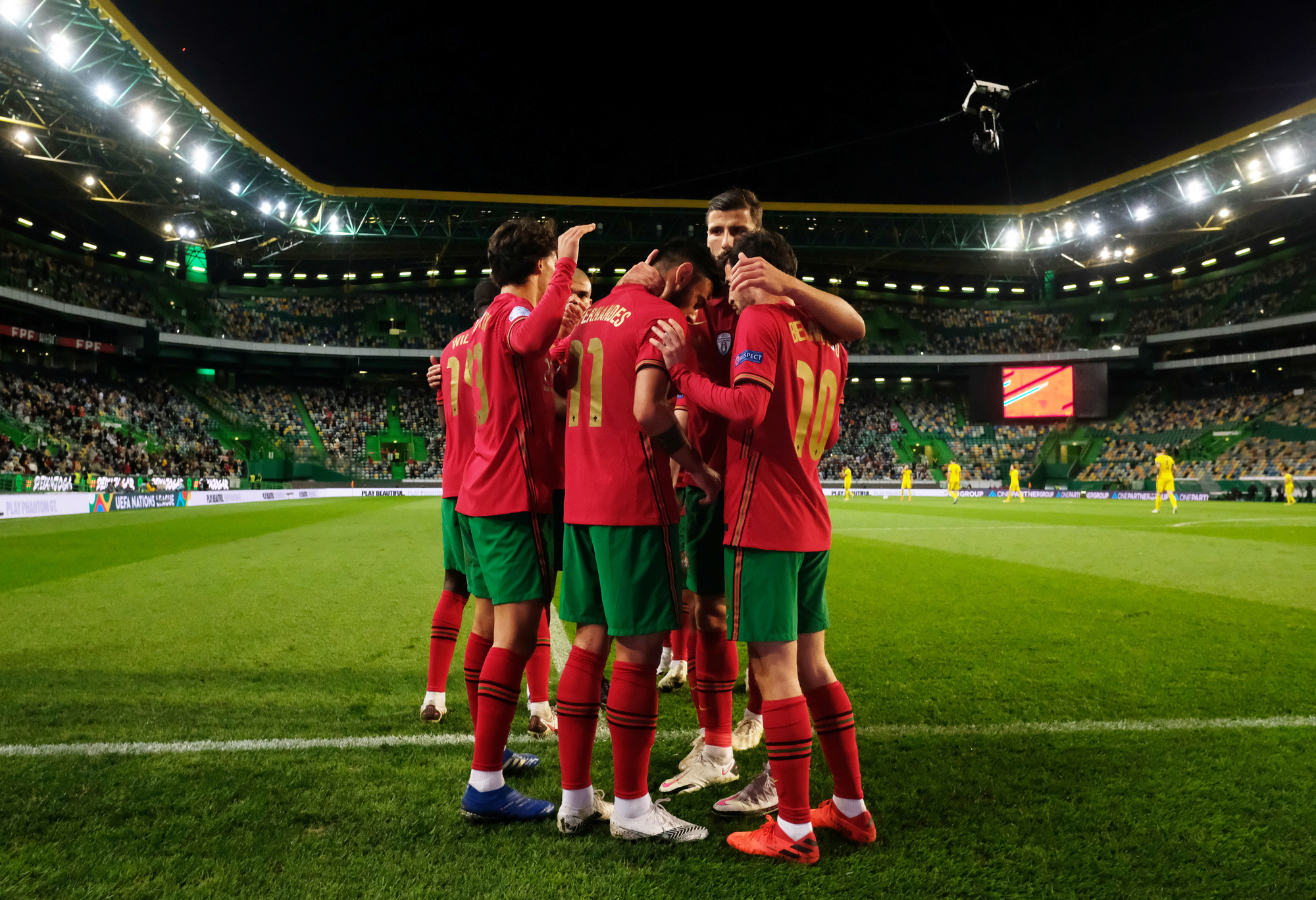 T&acirc;n binh Liverpool lập c&ocirc;ng, Bồ Đ&agrave;o Nha mở đại tiệc chiến thắng tặng Ronaldo - Ảnh 6.