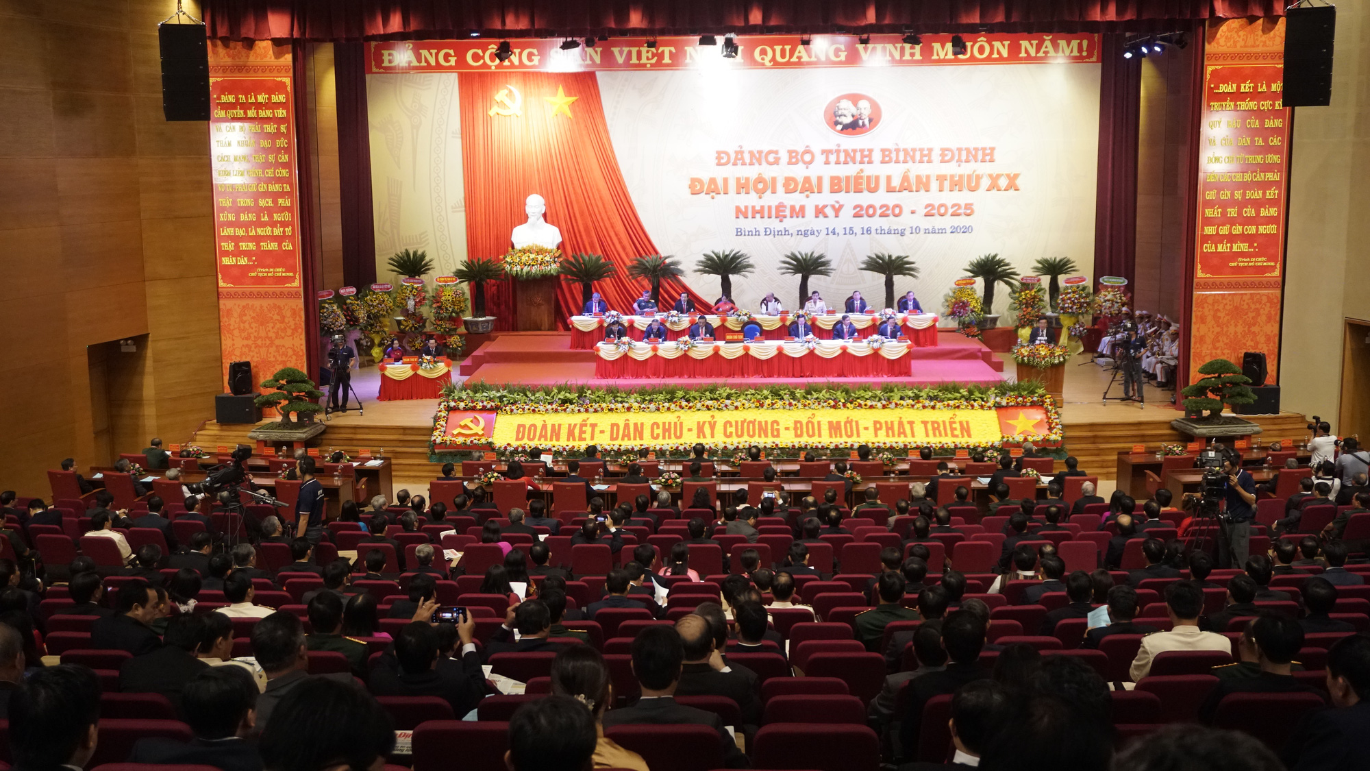 Ông Hoàng Trung Hải dự khai mạc Đại hội Đại biểu Đảng bộ tỉnh Bình Định