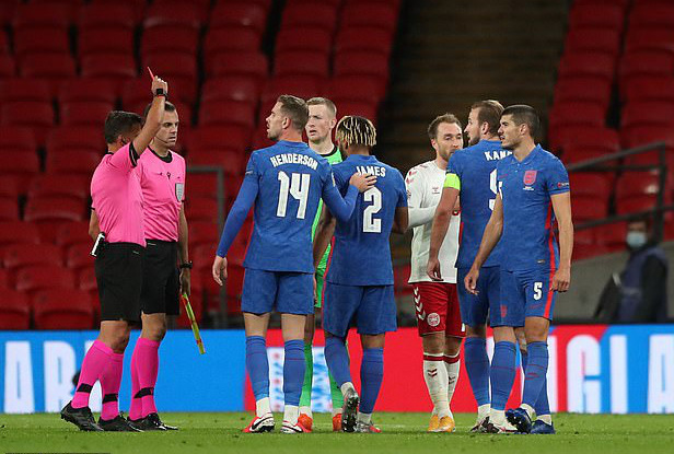Thua sốc Đan Mạch trên sân nhà, tuyển Anh mất ngôi đầu Nations League