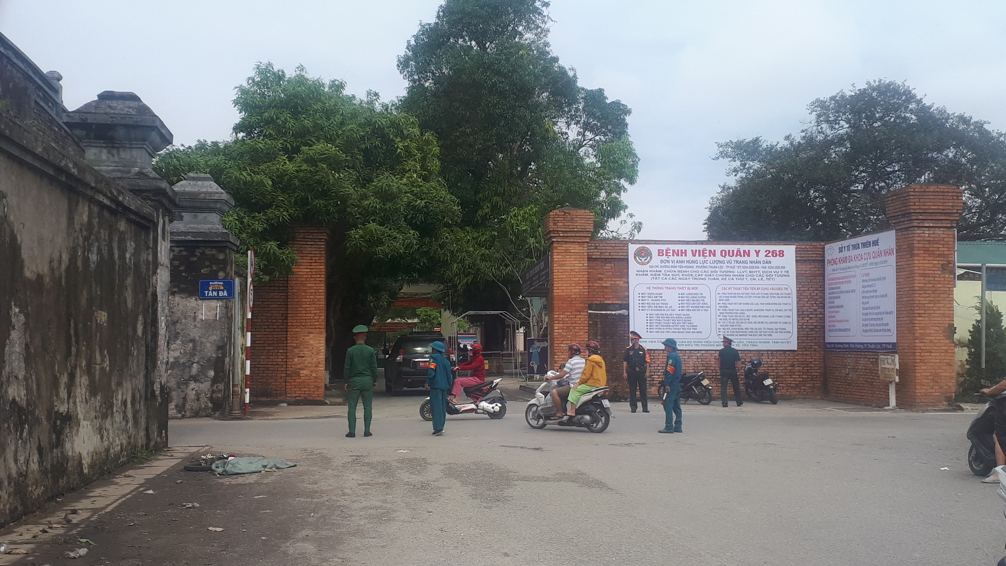Vụ Rào Trăng 3: Đã phát hiện một thi thể bị vùi lấp dưới đất đá khu vực sạt lở trạm kiểm lâm 67 - Ảnh 3.