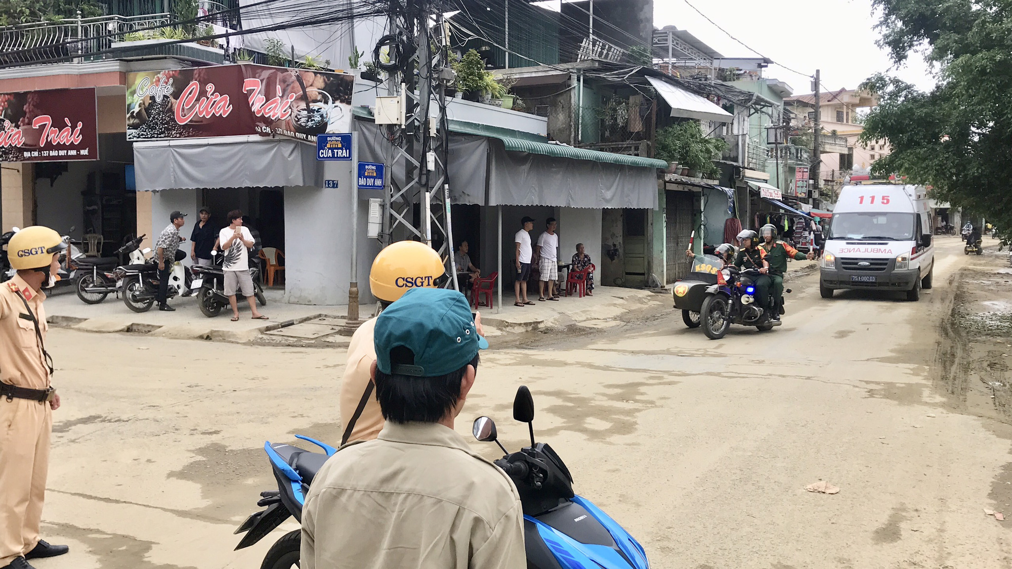 Đ&atilde; t&igrave;m thấy 12 thi thể trong Đo&agrave;n c&aacute;n bộ c&ocirc;ng t&aacute;c gặp nạn ở khu R&agrave;o Trăng 3 - Ảnh 13.