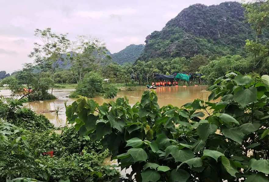 2 học sinh tử vong thương t&acirc;m khi qua đập tr&agrave;n - Ảnh 1.