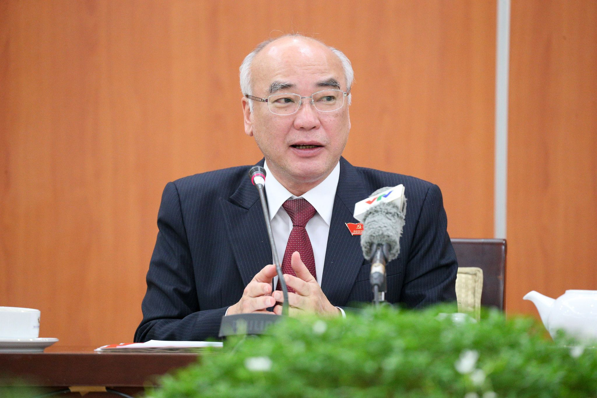 Bỏ phiếu bầu Ban Chấp h&agrave;nh Đảng bộ TP HCM nhiệm kỳ 2020-2025 - Ảnh 2.