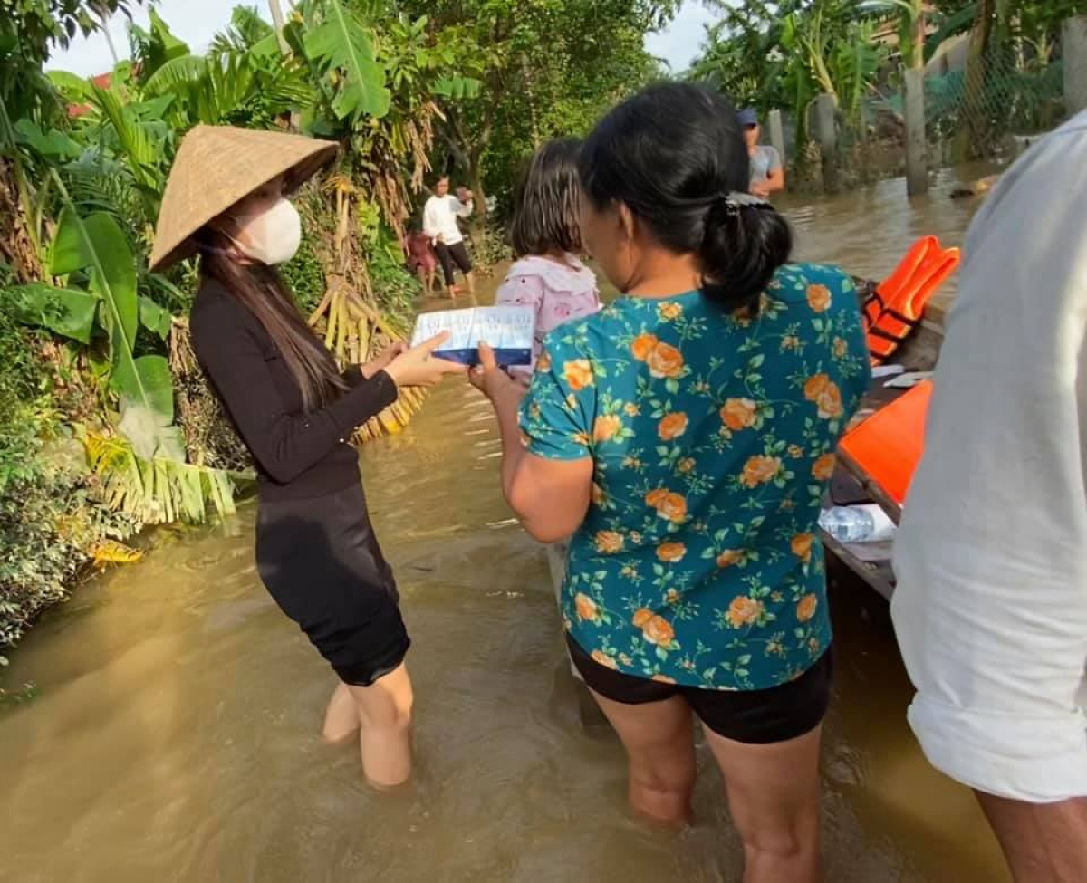 Thủy Ti&ecirc;n b&ecirc;nh vực Trấn Th&agrave;nh, Trường Giang vụ từ thiện - Ảnh 2.