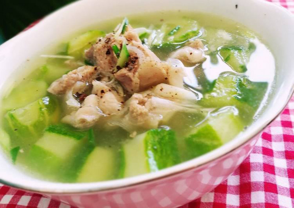 Canh dưa leo của mẹ - Ảnh 1.