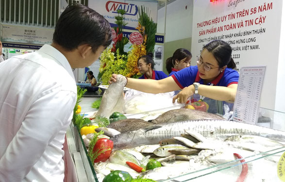 Ứng phó với hàng rào phi thuế quan: Hạ thuế, nâng hàng rào kỹ thuật