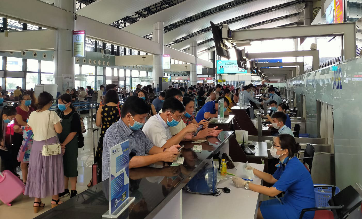 Hàng không nhiều khách mà vẫn lỗ, các hãng căng mình xoay xở