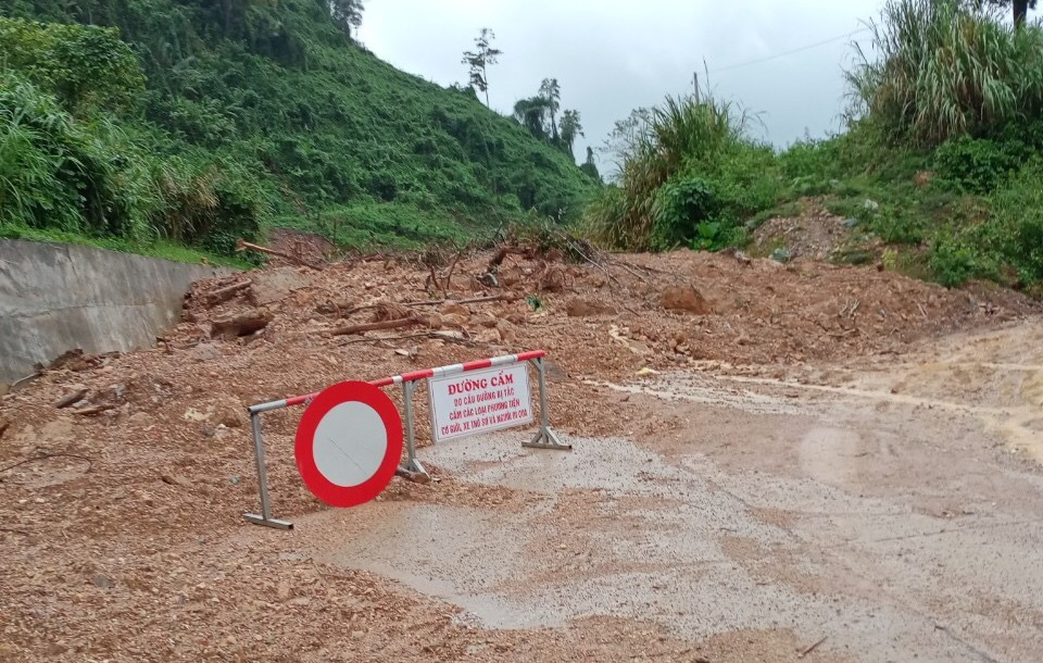 Lũ lịch sử ở Quảng B&igrave;nh: Hơn 34.000 nh&agrave; d&acirc;n ngập lụt, d&acirc;n cuống cuồng chạy lũ trong đ&ecirc;m - Ảnh 7.