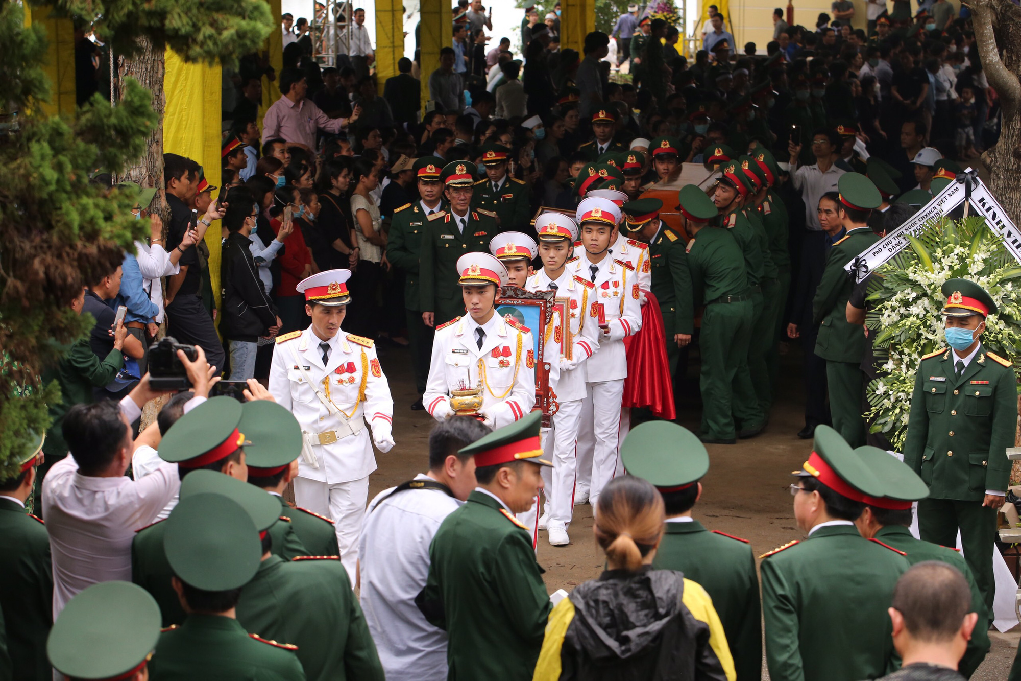 Lễ truy điệu 13 liệt sĩ hy sinh tại R&agrave;o Trăng 3 - Ảnh 8.