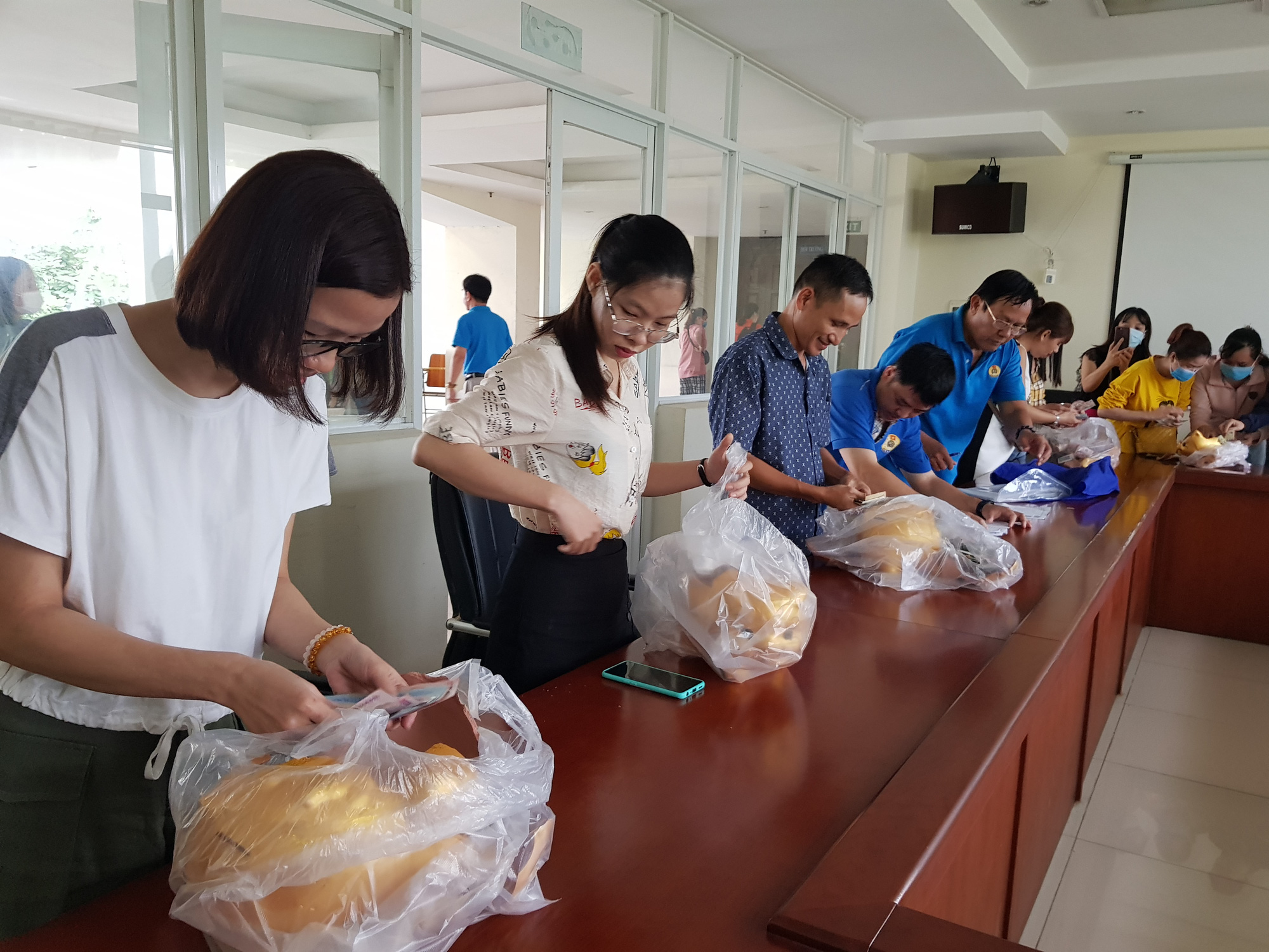 Tạo môi trường làm việc tốt để lao động nữ được hạnh phúc - Ảnh 4.