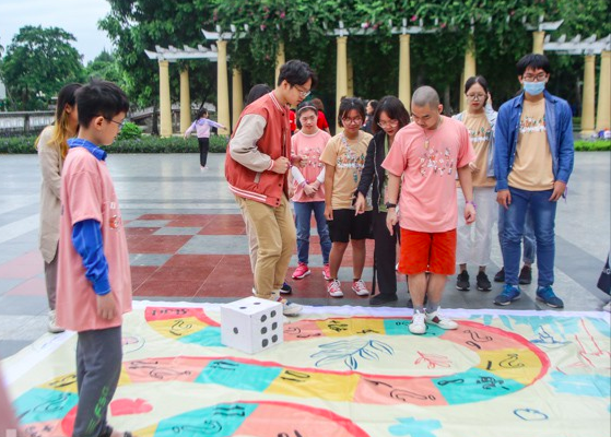 Chạy marathon cùng người khuyết tật
