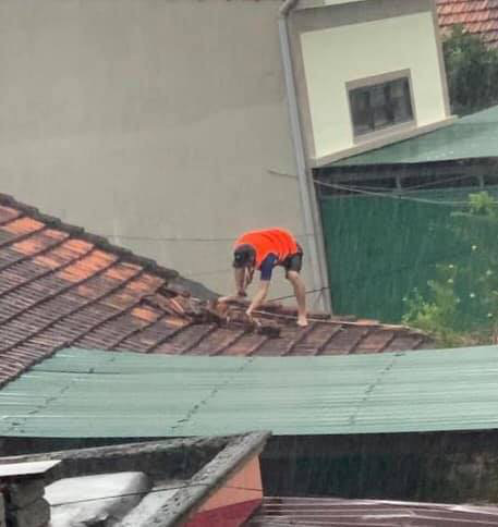 Quảng B&igrave;nh: Lũ lụt kinh ho&agrave;ng, ngập tới n&oacute;c nhiều căn nh&agrave; - Ảnh 7.