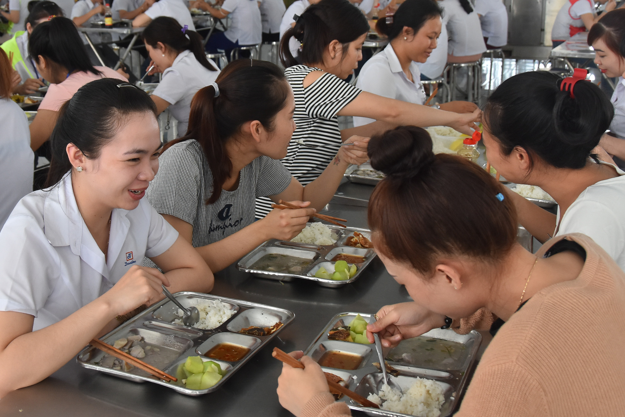 ĂN ĐÚNG CÁCH ĐỂ KHỎE MẠNH: Cần chế độ ăn khoa học