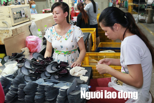 3 khoản tiền NLĐ bị khấu trừ trước khi nhận lương h&agrave;ng th&aacute;ng - Ảnh 1.