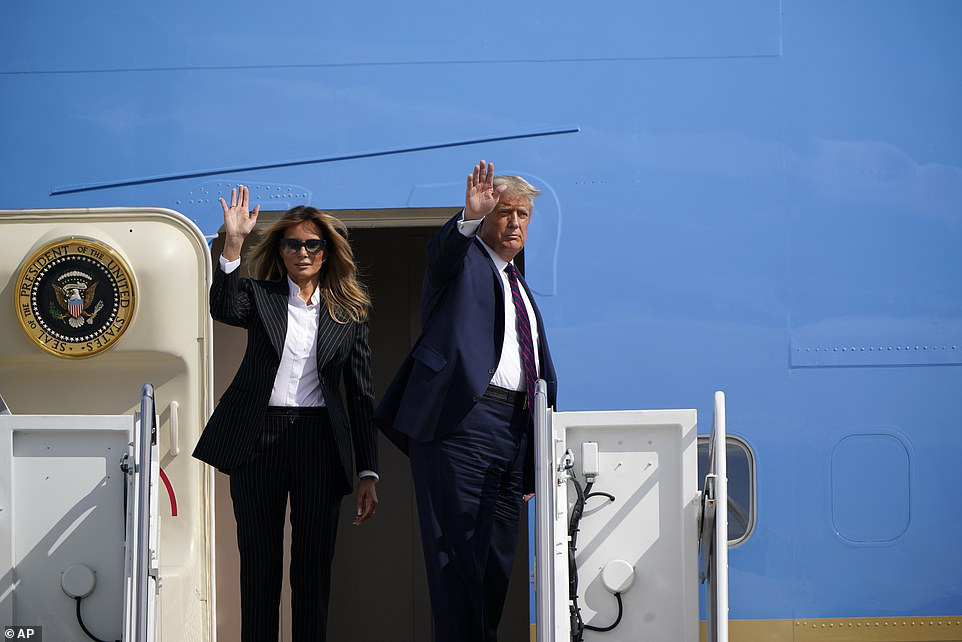 N&Oacute;NG: Tổng thống Donald Trump v&agrave; vợ mắc Covid-19 - Ảnh 4.