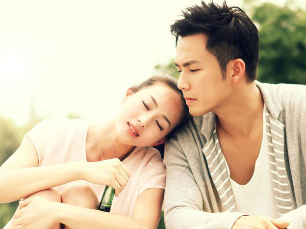 Có người nói chồng tôi đưa phụ nữ lạ đi khám thai