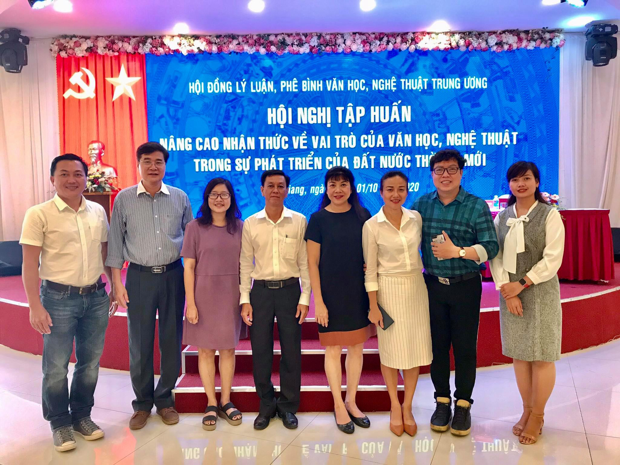 Nâng cao nhận thức về vai trò của văn học - nghệ thuật - Ảnh 1.