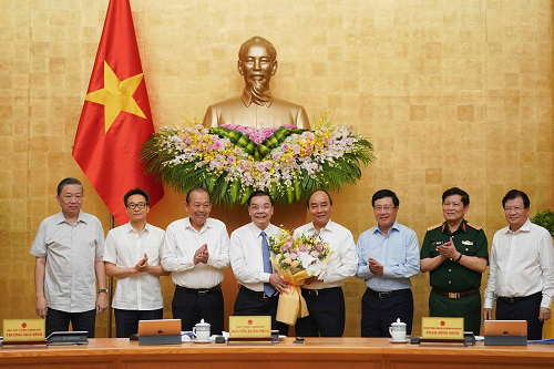 Thủ tướng chúc mừng ông Chu Ngọc Anh nhận nhiệm vụ Chủ tịch UBND TP Hà Nội