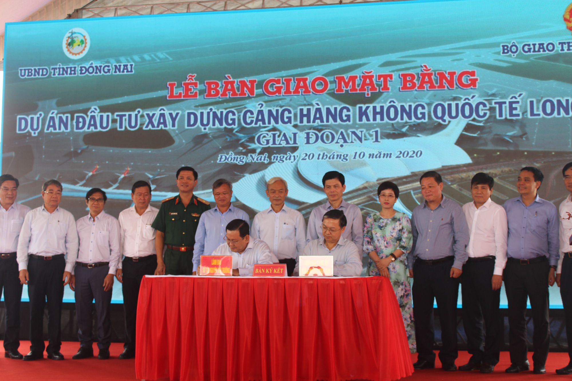 Giao đất để bắt đầu thi công sân bay Long Thành - Ảnh 1.