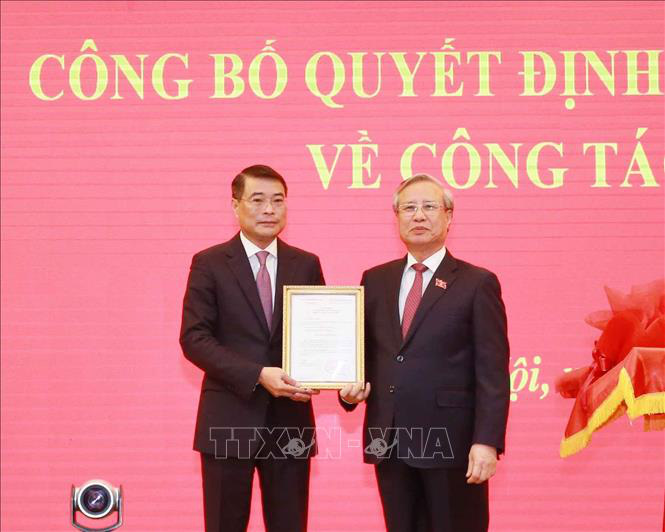 Điều động &ocirc;ng L&ecirc; Minh Hưng l&agrave;m Ch&aacute;nh Văn ph&ograve;ng Trung ương Đảng - Ảnh 1.