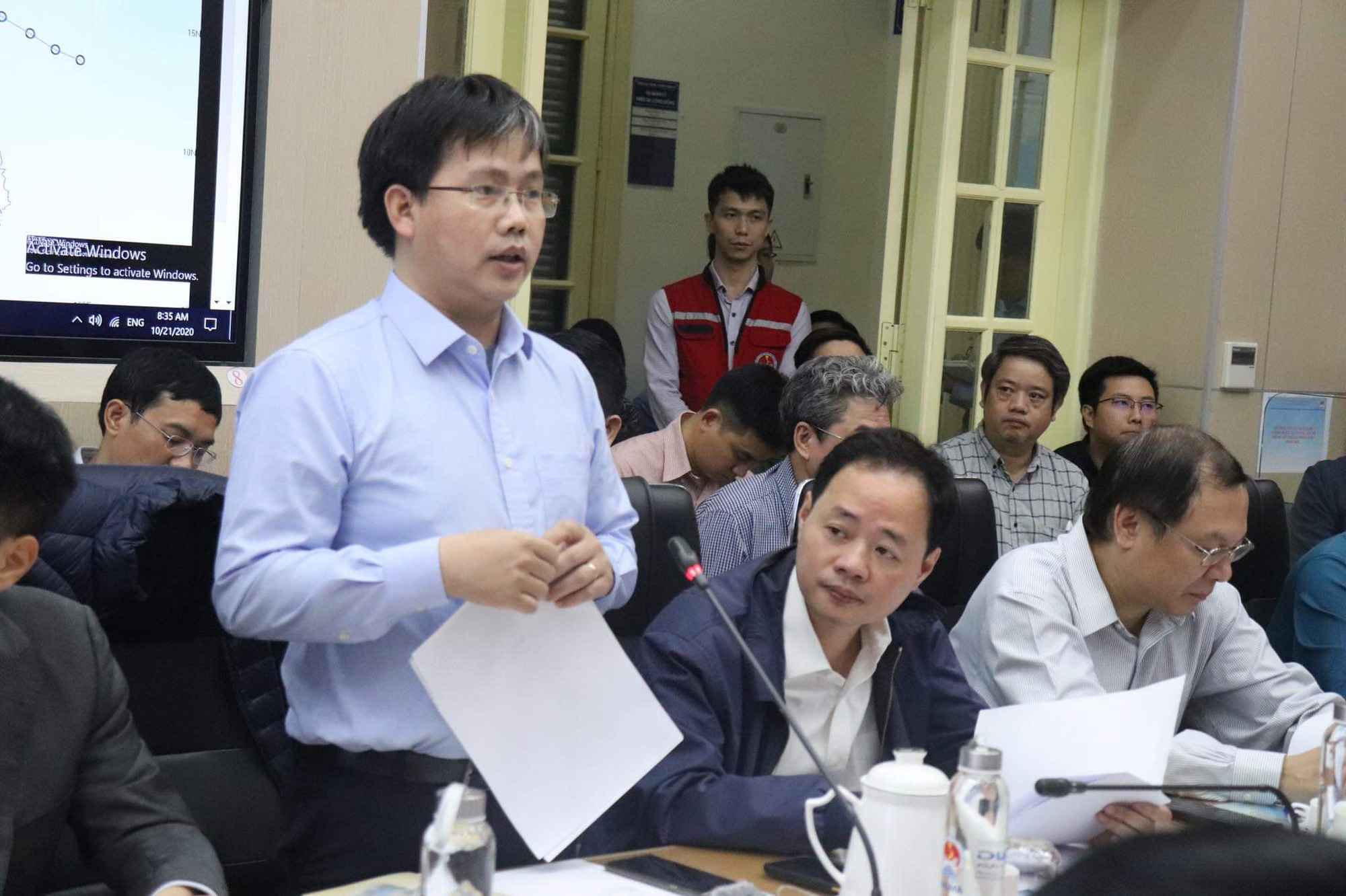 Ph&oacute; Thủ tướng: Nhiệm vụ số 1 l&agrave; tập trung cứu trợ cho người d&acirc;n miền Trung - Ảnh 3.