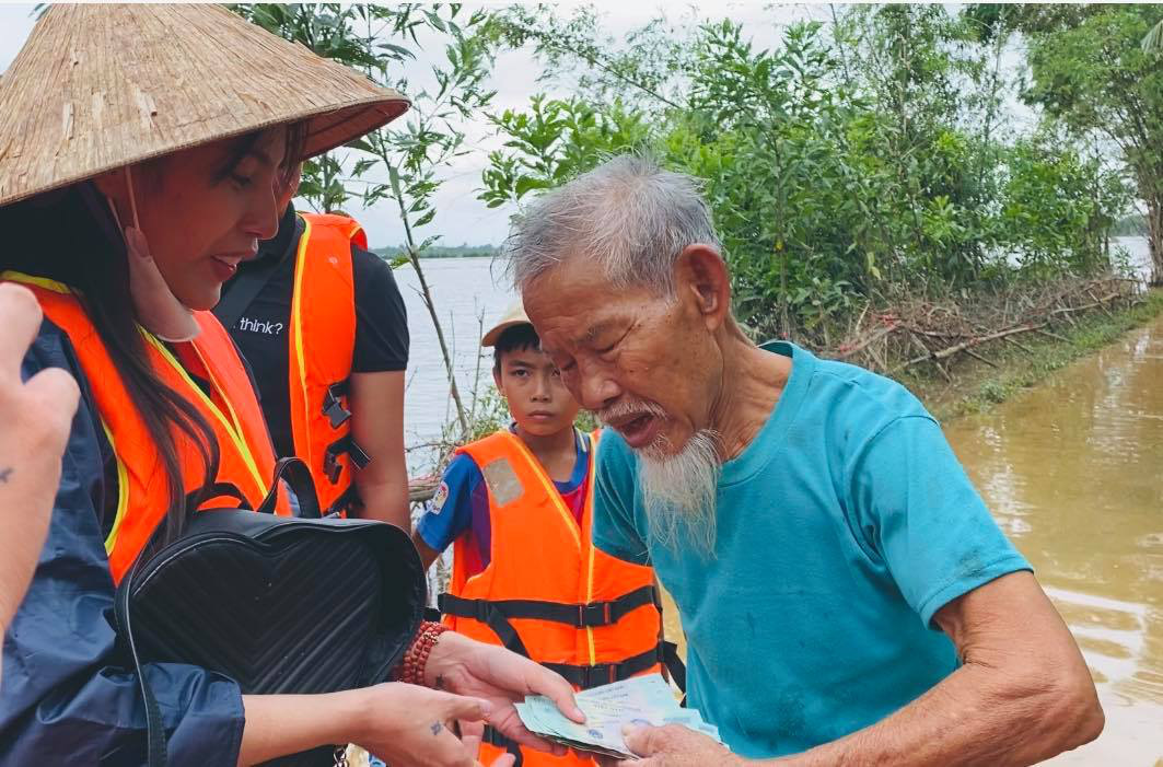 Đại biểu Quốc hội nói về việc ca sĩ Thủy Tiên quyên góp được hơn 100 tỉ đồng