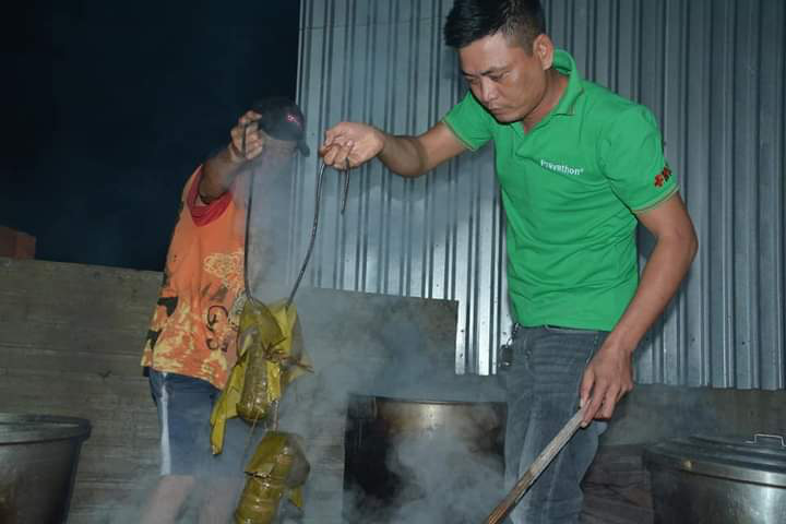 Sau bánh tét, người miền Tây tiếp “hơi ấm” đến đồng bào miền Trung - Ảnh 17.