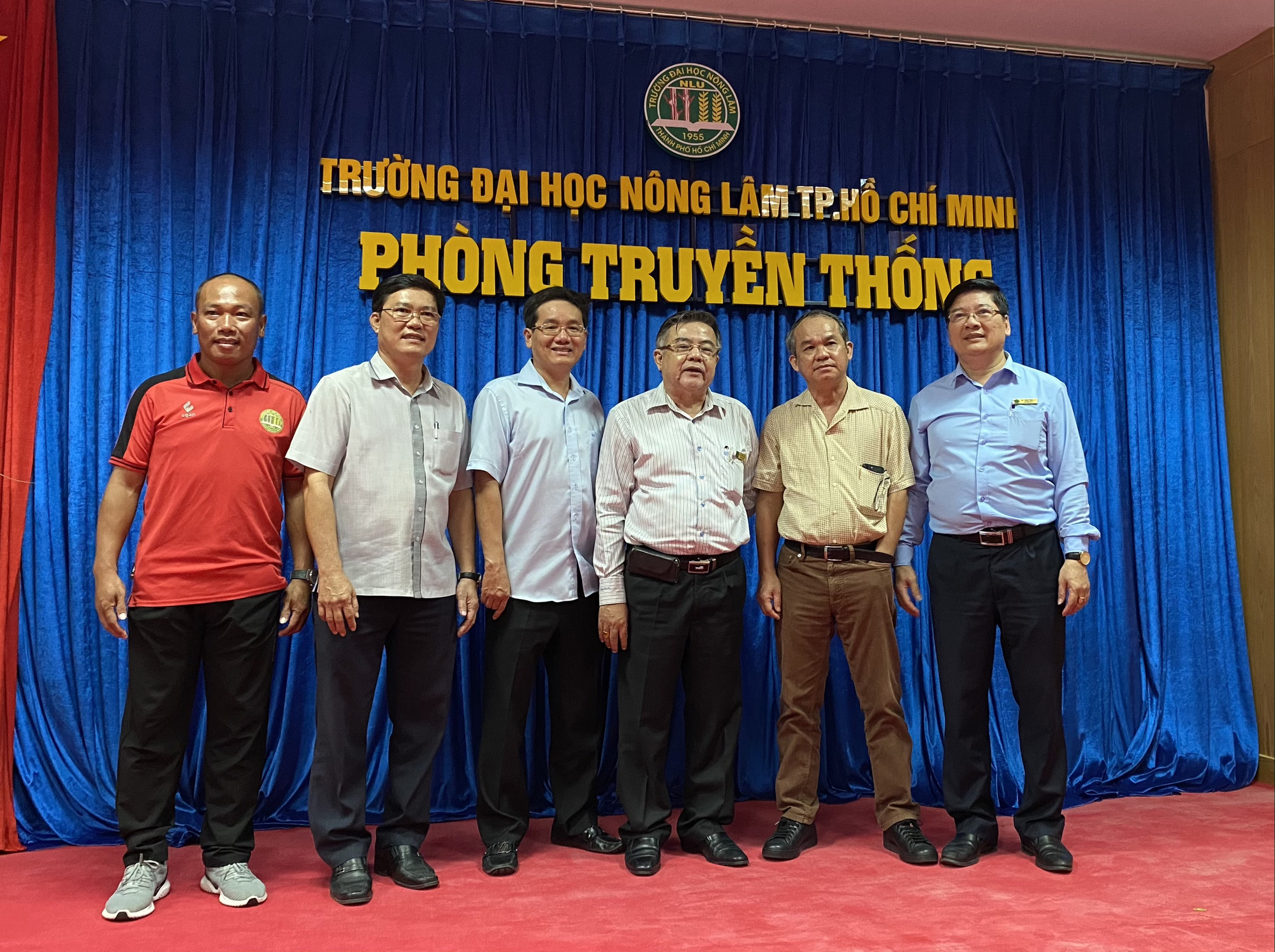 Bầu Đức hứa để C&ocirc;ng Phượng, Tuấn Anh đ&aacute; giao hữu với sinh vi&ecirc;n ĐH N&ocirc;ng L&acirc;m TP HCM - Ảnh 2.