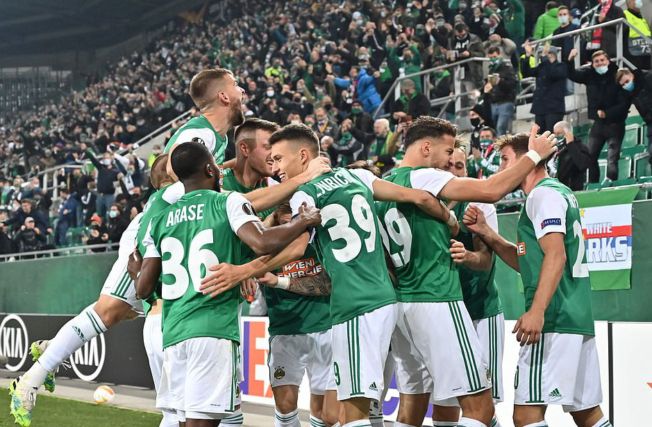 Arsenal su&yacute;t l&atilde;nh thảm họa thủ m&ocirc;n, ngược d&ograve;ng hạ Rapid Vienna - Ảnh 4.